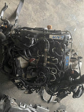 Laden Sie das Bild in den Galerie-Viewer, Motor Audi A5 A4 CNH 2.0 TDI Diesel Engine Unkomplett
