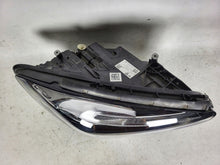 Laden Sie das Bild in den Galerie-Viewer, Frontscheinwerfer Mercedes-Benz W247 A2479061004 LED Rechts Headlight SCH1777116078sy