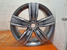 Laden Sie das Bild in den Galerie-Viewer, 1x Alufelge 19 Zoll 7.0" 5x112 43ET Glanz Silber 5NA601025Q VW Tiguan Rim Wheel FEL8324907765ro