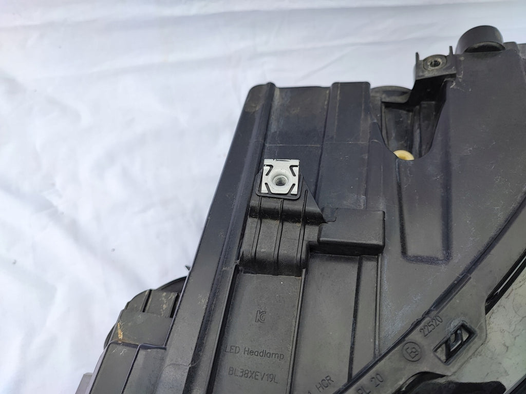 Frontscheinwerfer VW Golf VIII 5H1941005B LED Ein Stück (Rechts oder Links) SCH2336431257ci