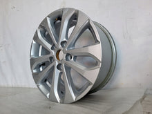 Laden Sie das Bild in den Galerie-Viewer, 1x Alufelge 16 Zoll 6.5&quot; 5x114.3 44ET Glanz Silber 403007521R Renault Zoe