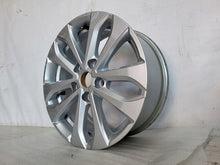 Laden Sie das Bild in den Galerie-Viewer, 1x Alufelge 16 Zoll 6.5" 5x114.3 44ET Glanz Silber 403007521R Renault Zoe FEL3097636353xq