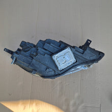 Laden Sie das Bild in den Galerie-Viewer, Frontscheinwerfer Ford Kuga LV4B-13E017-AS Links Scheinwerfer Headlight SCH4466234798as
