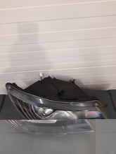 Load image into Gallery viewer, Frontscheinwerfer Skoda Superb Rechts Scheinwerfer Headlight