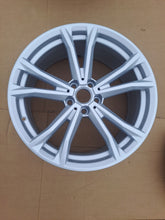 Load image into Gallery viewer, 1x Alufelge 19 Zoll 8.5" 5x112 5A19DE0 BMW Rim Wheel FEL1348689904yx
