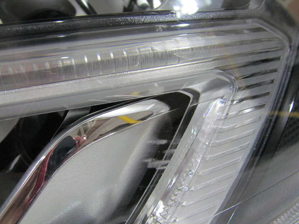 Frontscheinwerfer Ford Focus JX7B-13E015-CE LED Ein Stück (Rechts oder Links) SCH4642071530ql