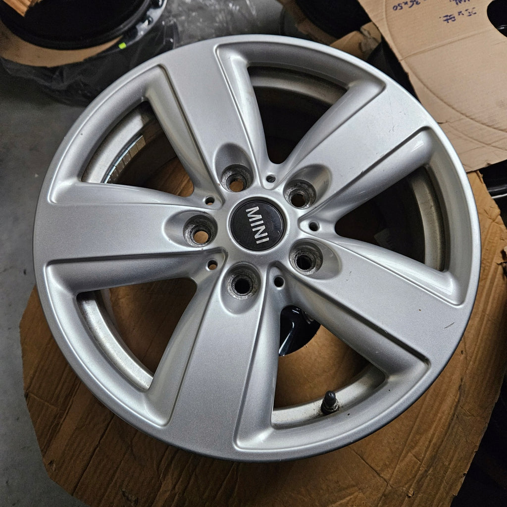 1x Alufelge 16 Zoll 7.0" 5x112 6877741 BMW Rim Wheel FEL8004424720hm