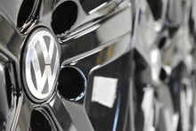 Load image into Gallery viewer, 4x Alufelge 16 Zoll 6.5" 5x112 46ET Glanz Schwarz 5G0601025BN VW Touran Jetta FEL3839109937rn