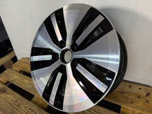 Laden Sie das Bild in den Galerie-Viewer, 1x Alufelge 16 Zoll 6.5" 5x112 5GE601025 VW Golf VII I Rim Wheel FEL3528009757el