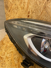 Laden Sie das Bild in den Galerie-Viewer, Frontscheinwerfer Mercedes-Benz Cla A1179067000 Xenon Rechts oder Links SCH4770930865vg