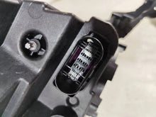 Laden Sie das Bild in den Galerie-Viewer, Frontscheinwerfer VW Transporter Caravelle 7T1941035AC 12033050000 Links