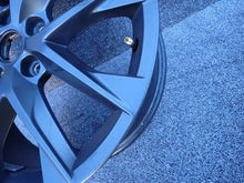 Load image into Gallery viewer, 1x Alufelge 18 Zoll 7.5&quot; 5x112 51ET Glanz Silber 5F0601025 Seat Leon Rim Wheel