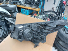 Load image into Gallery viewer, Frontscheinwerfer Renault Trafic III 260105469 Rechts Scheinwerfer Headlight