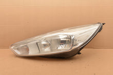 Laden Sie das Bild in den Galerie-Viewer, Frontscheinwerfer Ford Focus F1EB-13W030-CB Links Scheinwerfer Headlight SCH2200834349bb