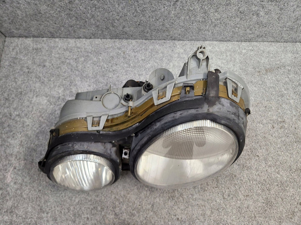 Frontscheinwerfer Mercedes-Benz W210 W210SCZ Xenon Links Scheinwerfer Headlight SCH8553389443ut