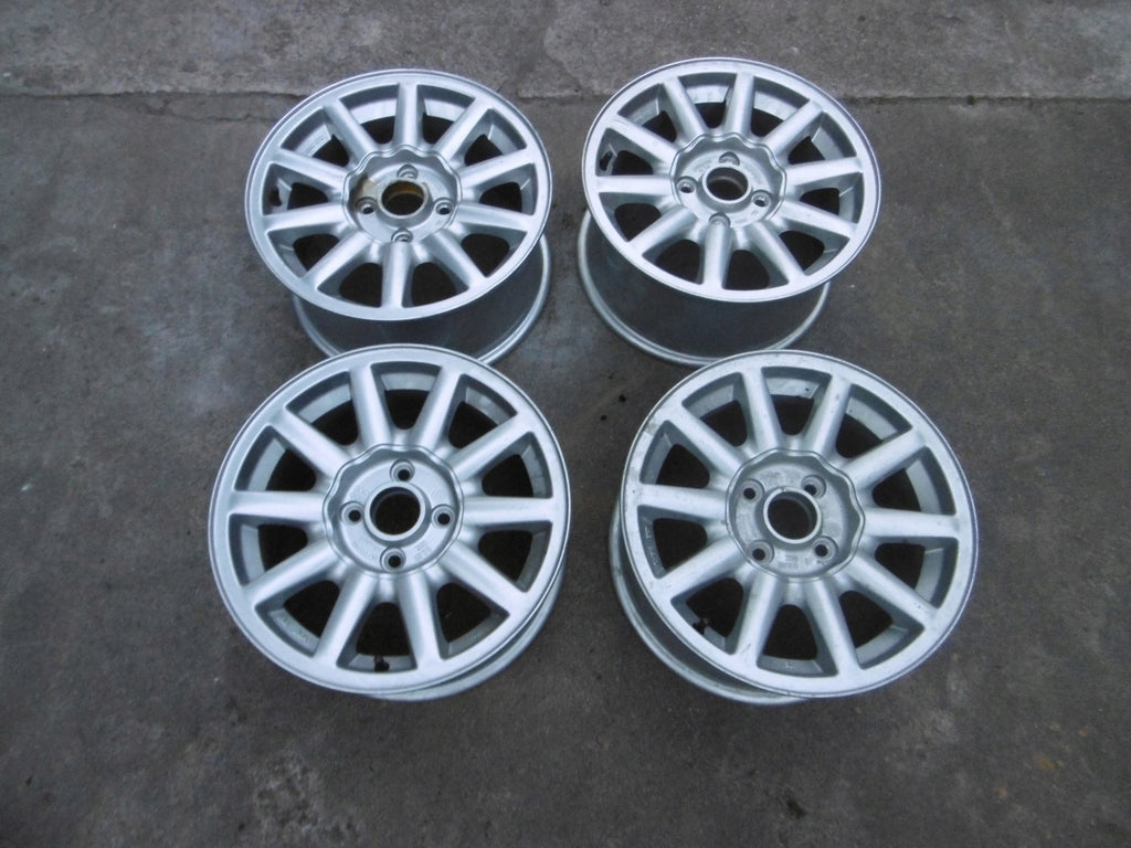 1x Alufelge 15 Zoll 7.0" 4x108 37ET Glanz Silber 8A0601025C Audi B3 Rim Wheel