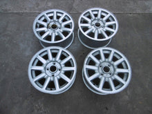 Load image into Gallery viewer, 1x Alufelge 15 Zoll 7.0&quot; 4x108 37ET Glanz Silber 8A0601025C Audi B3 Rim Wheel