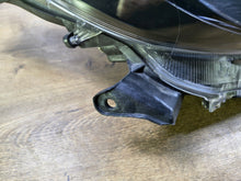 Laden Sie das Bild in den Galerie-Viewer, Frontscheinwerfer Toyota 4 Yaris K0-6EU Rechts Scheinwerfer Headlight SCH6214689354dx
