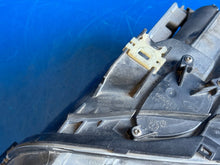 Load image into Gallery viewer, Frontscheinwerfer BMW E91 E90 72402639 Xenon Links Scheinwerfer Headlight