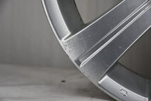 Load image into Gallery viewer, 1x Alufelge 17 Zoll 6.0" 5x112 45ET Glanz Silber 3T0601025J Skoda Rim Wheel FEL3025967584bp