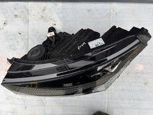 Laden Sie das Bild in den Galerie-Viewer, Frontscheinwerfer Skoda Enyaq 5LB941015F LED Links Scheinwerfer Headlight