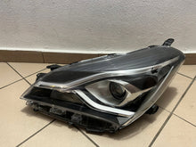 Load image into Gallery viewer, Frontscheinwerfer Toyota Yaris LED Ein Stück (Rechts oder Links) Headlight SCH4560334519lo