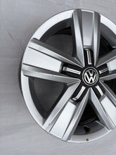 Laden Sie das Bild in den Galerie-Viewer, 1x Alufelge 17 Zoll 7.0" 5x120 7E0601025P VW Multivan Rim Wheel FEL5306543632fm