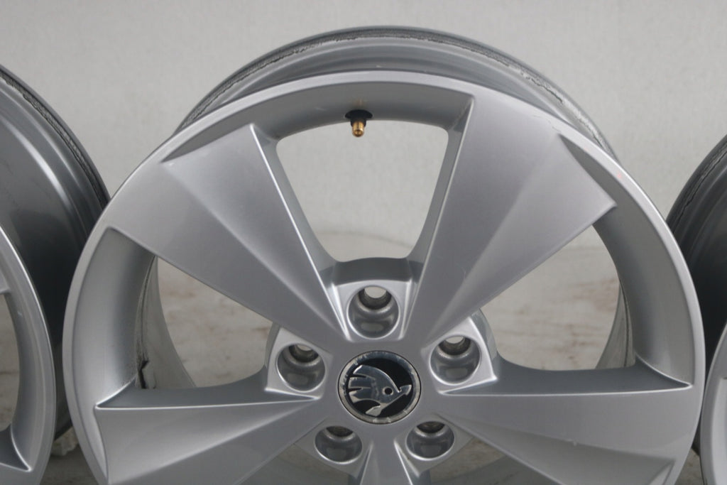 1x Alufelge 16 Zoll 6.5" 5x112 5E0601025C Skoda Octavia Iii Rim Wheel FEL1872965525sx