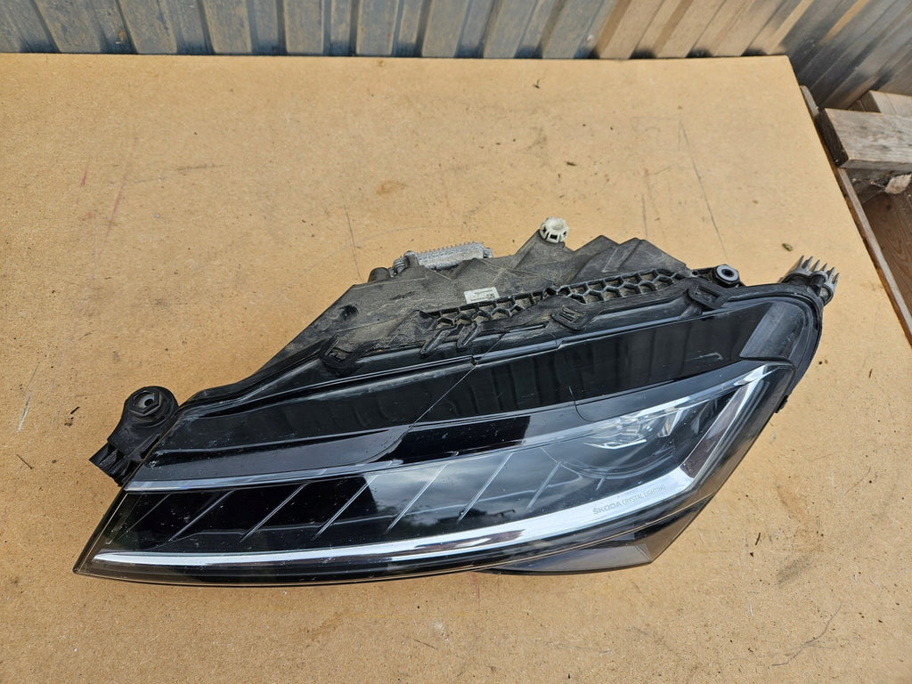 Frontscheinwerfer Skoda Superb III 3V1941015D LED Ein Stück (Rechts oder Links)