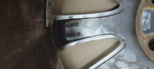 Laden Sie das Bild in den Galerie-Viewer, 1x Alufelge 17 Zoll 7.0&quot; 5x108 50ET Glanz Silber 31381857 Volvo Rim Wheel