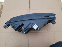 Laden Sie das Bild in den Galerie-Viewer, Frontscheinwerfer Skoda Octavia IV 5E4941015B Full LED Links Headlight SCH4762336897ru