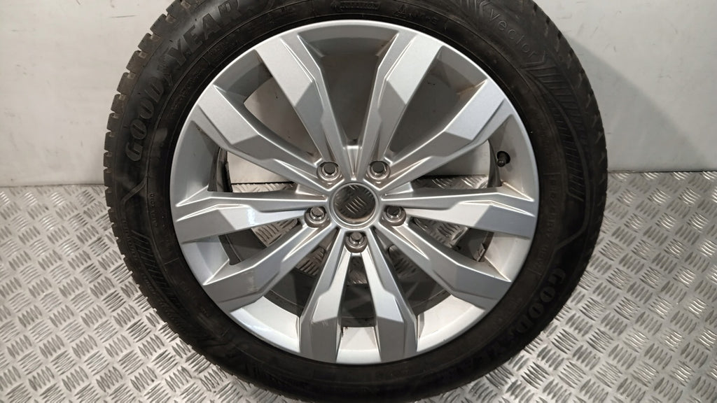 1x Alufelge 17 Zoll 7.0" 5x112 45ET Glanz Silber 2GA601025A VW T-Roc Rim Wheel FEL3708623270fk