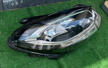 Load image into Gallery viewer, Frontscheinwerfer Mercedes-Benz W246 A2468205461 Halogen Rechts Headlight