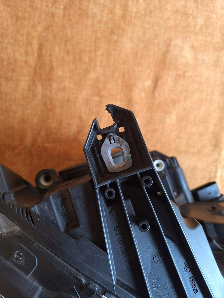 Frontscheinwerfer Mercedes-Benz W246 A2468207261 Xenon Rechts Headlight SCH9810567426qq