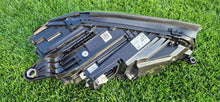Laden Sie das Bild in den Galerie-Viewer, Frontscheinwerfer Mercedes-Benz Gle A1679066504 LED Rechts oder Links