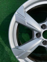 Load image into Gallery viewer, 1x Alufelge 18 Zoll 8.0&quot; 5x112 4K0601025D Audi A6 C8 Rim Wheel