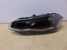 Laden Sie das Bild in den Galerie-Viewer, Frontscheinwerfer VW Polo 2G1941035H Halogen Links Scheinwerfer Headlight