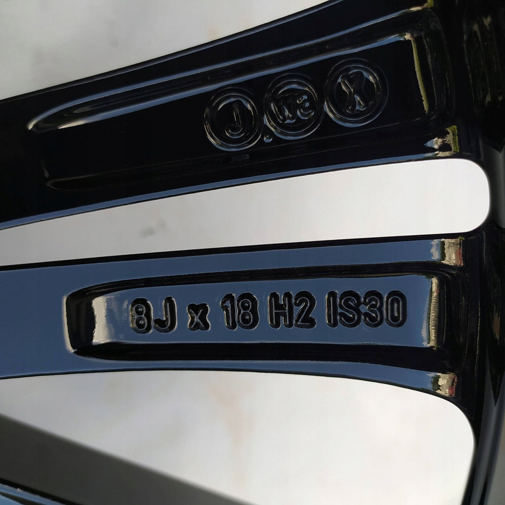 4x Alufelge 18 Zoll 8.0" 5x112 30ET Glanz Schwarz 6863420 BMW 5 G31 G30 Mg FEL9768946013vw