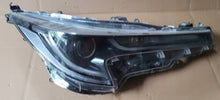 Laden Sie das Bild in den Galerie-Viewer, Frontscheinwerfer Toyota Corolla 81110-02S70 Rechts Scheinwerfer Headlight SCH5173778998cr