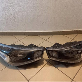 Frontscheinwerfer Kia Rio Rechts Scheinwerfer Headlight SCH1050410667li