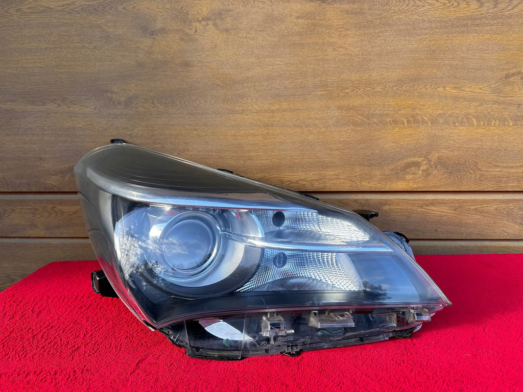 Frontscheinwerfer Toyota Yaris Rechts Scheinwerfer Headlight