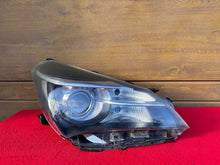 Load image into Gallery viewer, Frontscheinwerfer Toyota Yaris Rechts Scheinwerfer Headlight