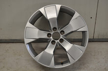 Laden Sie das Bild in den Galerie-Viewer, 1x Alufelge 18 Zoll 7.5&quot; 5x108 50 5ET 31471553 Volvo Xc40 Rim Wheel