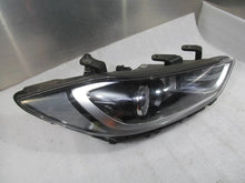 Laden Sie das Bild in den Galerie-Viewer, Frontscheinwerfer Hyundai Elantra 92102-F2000 Xenon Rechts Headlight