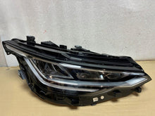 Load image into Gallery viewer, Frontscheinwerfer VW Golf VIII I 5H1941005A 5H1941006A Full LED Ein Satz SCH7507431690xw