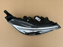 Laden Sie das Bild in den Galerie-Viewer, Frontscheinwerfer Opel Crossland X 462161423 Rechts Scheinwerfer Headlight SCH5046644100vb