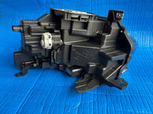 Laden Sie das Bild in den Galerie-Viewer, Frontscheinwerfer VW Amarok N1XB13E016DE Rechts Scheinwerfer Headlight SCH3343166295tg