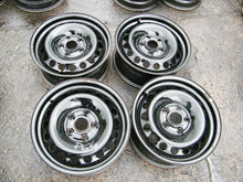 Laden Sie das Bild in den Galerie-Viewer, 4x Alufelge 15 Zoll 6.0" 5x112 47ET Silber VW Caddy V Golf III Jetta VI Touran FEL5528916007kt