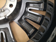 Laden Sie das Bild in den Galerie-Viewer, 1x Alufelge 16 Zoll 6.5&quot; 5x114.3 44ET Glanz Schwarz 403003206R Renault Zoe