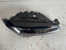Laden Sie das Bild in den Galerie-Viewer, Frontscheinwerfer Skoda Superb III 3V1941016E LED Rechts Scheinwerfer Headlight SCH6809765530qq